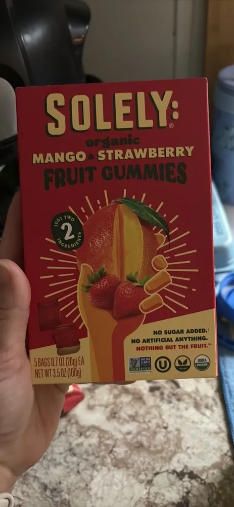 organic MANGO & STRAWBERRY FRUIT GUMMIES