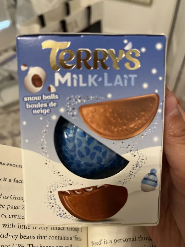 Milk Chocolate With Snow Balls