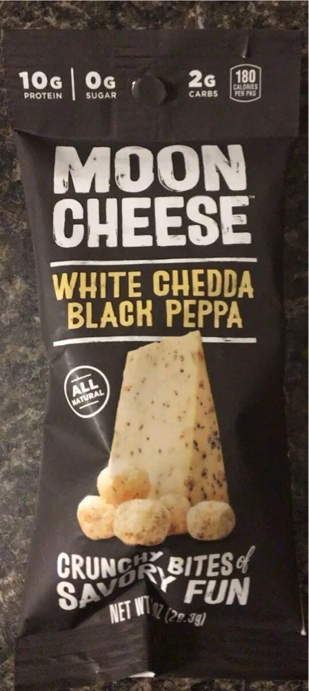 Moon Cheese White Chedda Black Peppa Crunchy Cheese Bites
