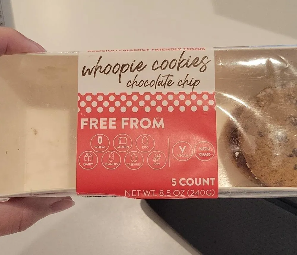Chocolate Chip Whoopie Cookie