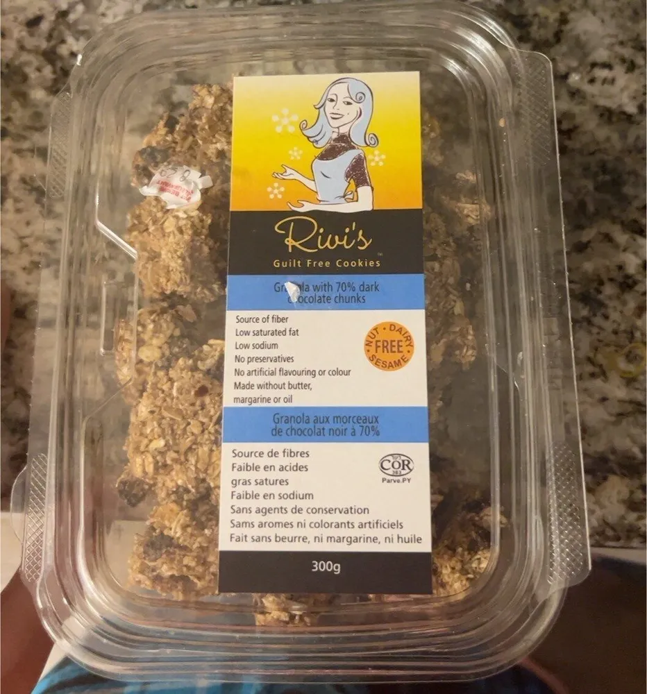 granola with 70% dark chocolate chunks