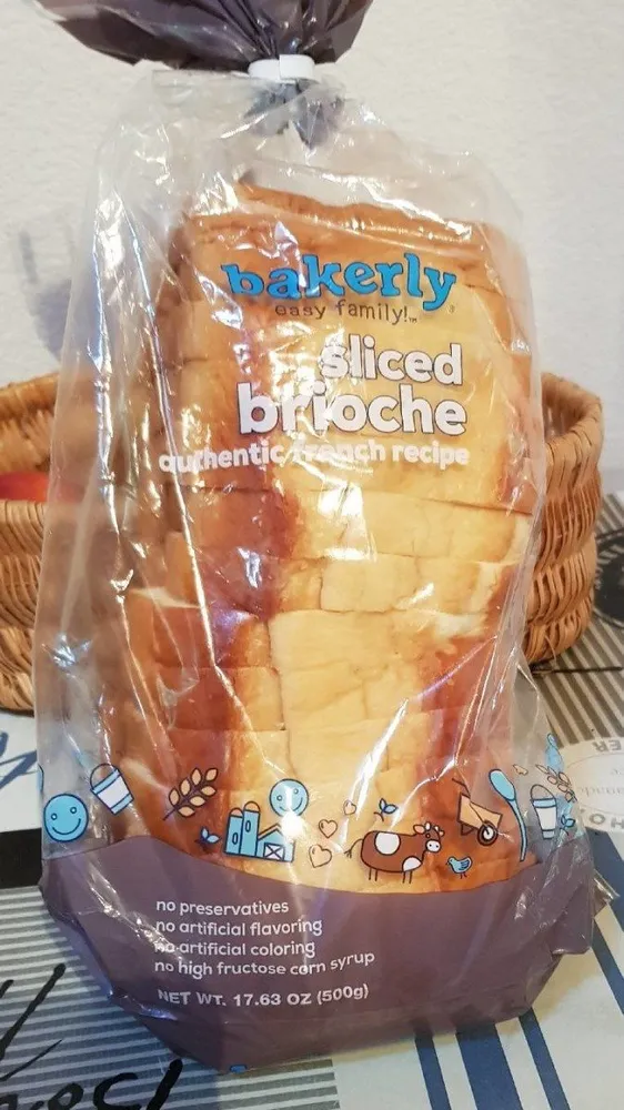 Sliced brioche