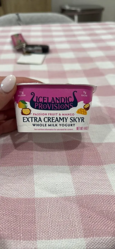 EXTRA CREAMY SKYR WHOLE MILK YOGURT