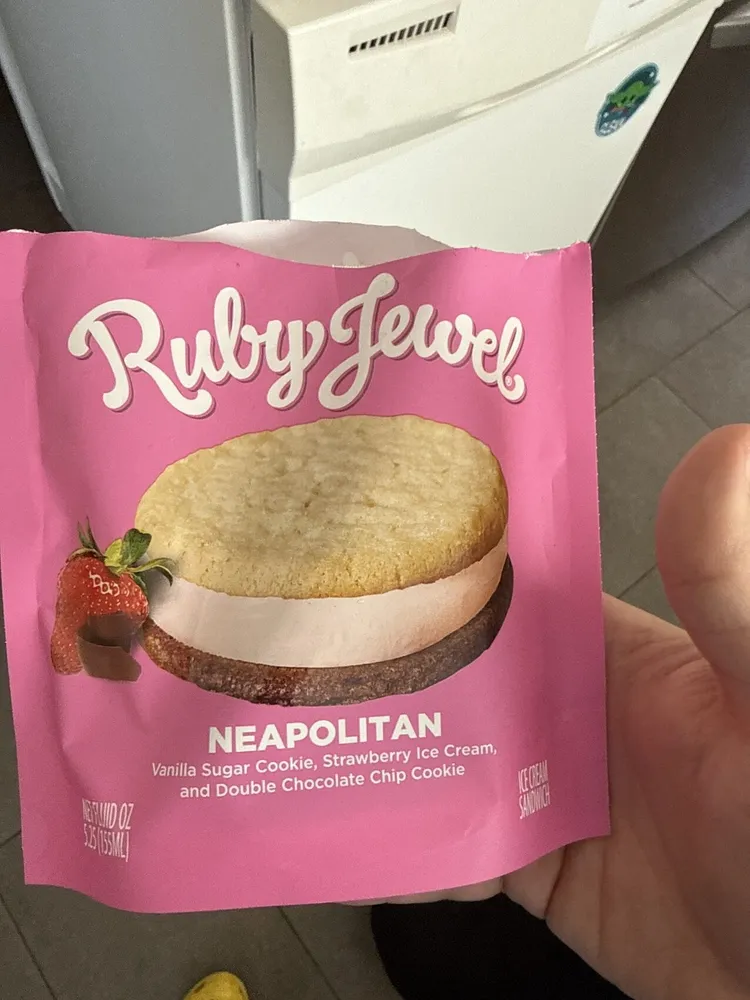 Strawberry Cookie Sandwich