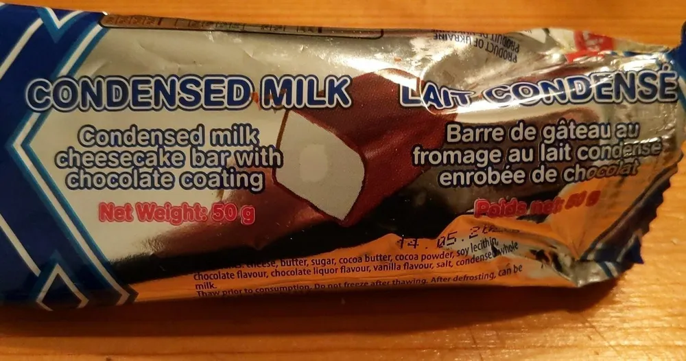 Cheesecake bars with chocolate coating