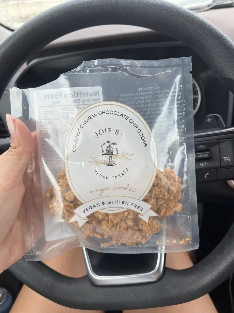Coconut Cashew Chocolate Chip Cookie Magic Cookie