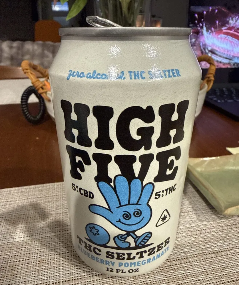 THC Seltzer Blueberry Pomegranate