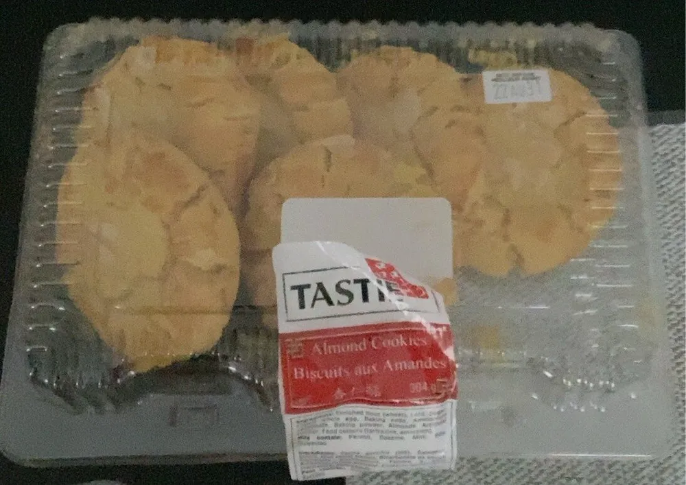 Almond cookies