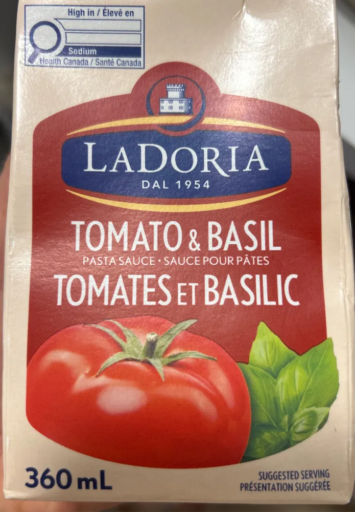 TOMATO & BASIL PASTA SAUCE • SAUCE POUR PÂTES TOMATES ET BASILIC