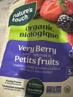 Explosion de petits fruits biologiques congelés