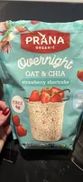 Overnight Oat & Chia strawberry shortcake