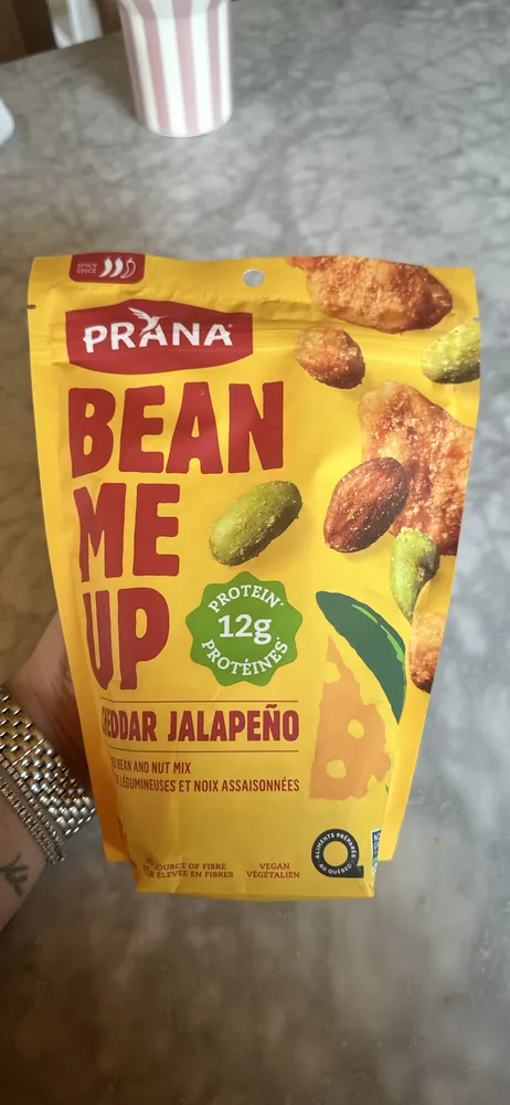 Bean Me Up — Cheddar Jalapeño Flavoured Bean and Nut Mix