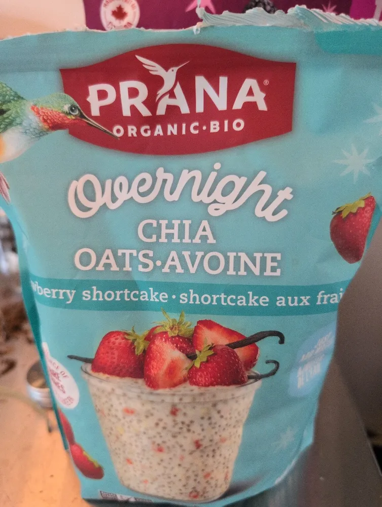 Overnight Chia Oats Strawberry Shortcake