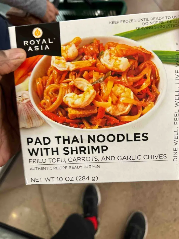 Pad Thai Noodles With Shrimp