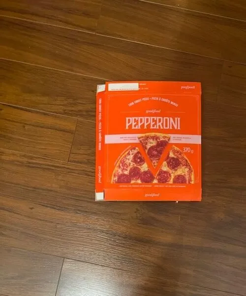 Pizza à croûte mince pepperoni fromage