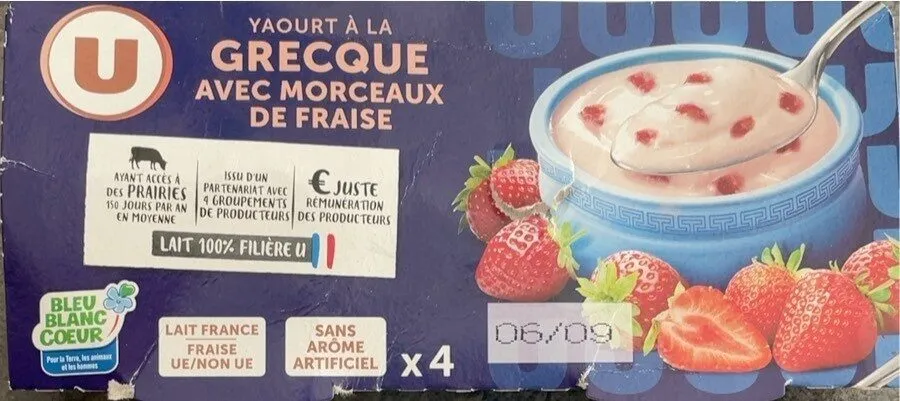 Yaourt à la grecque avec morceaux de fraise