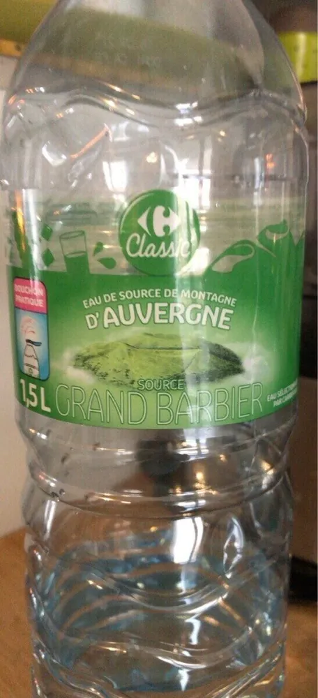 Eau de source de montagne d’auvergne