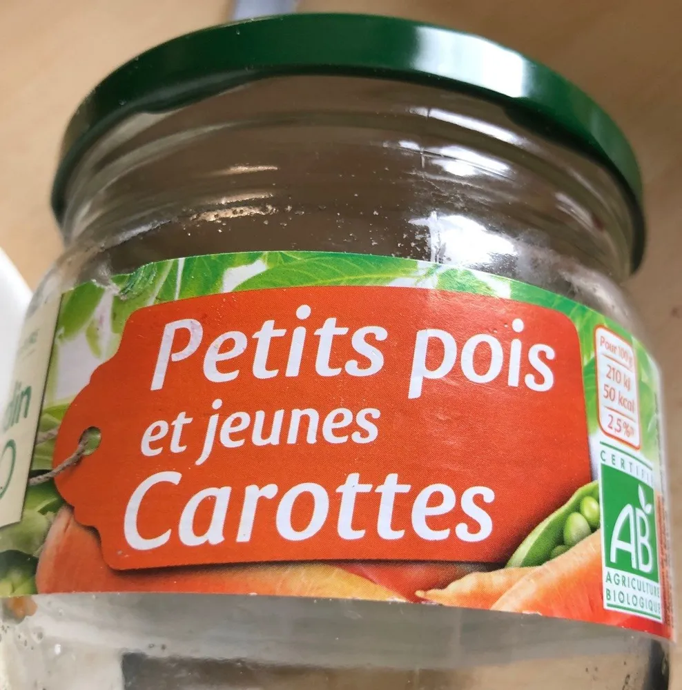Petits pois et jeunes carottes