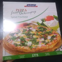 Pizza de espinacas y queso frescos