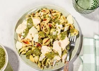 Salade de conchiglioni au pesto et filet de poulet