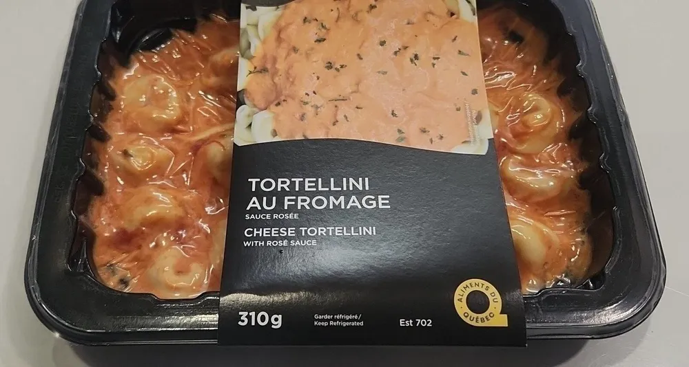 Cheese tortellini with rosé sauce