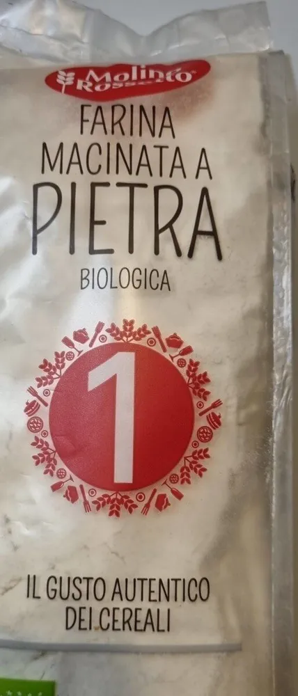 Farina macinata a pietra biologica