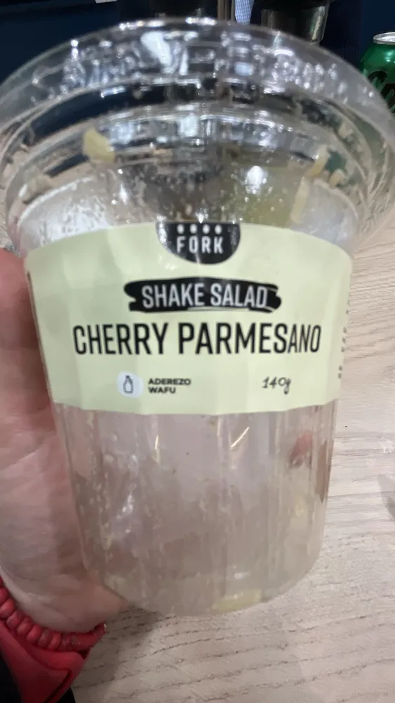 SHAKE SALAD CHERRY PARMESANO