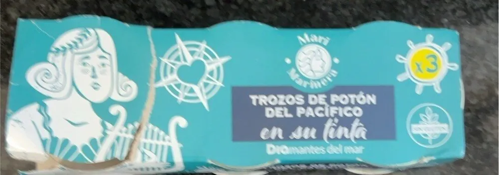 Trozos de potón del pacífico en su tinta