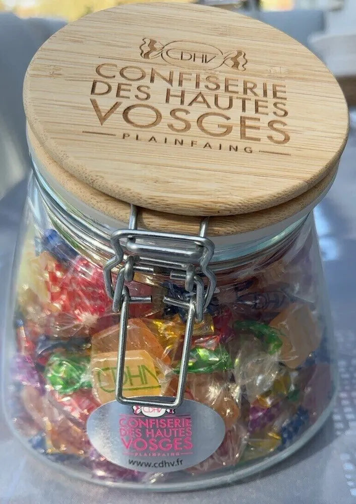 Assortiment de 6 sortes de bonbons de sucre cuit à feu nu