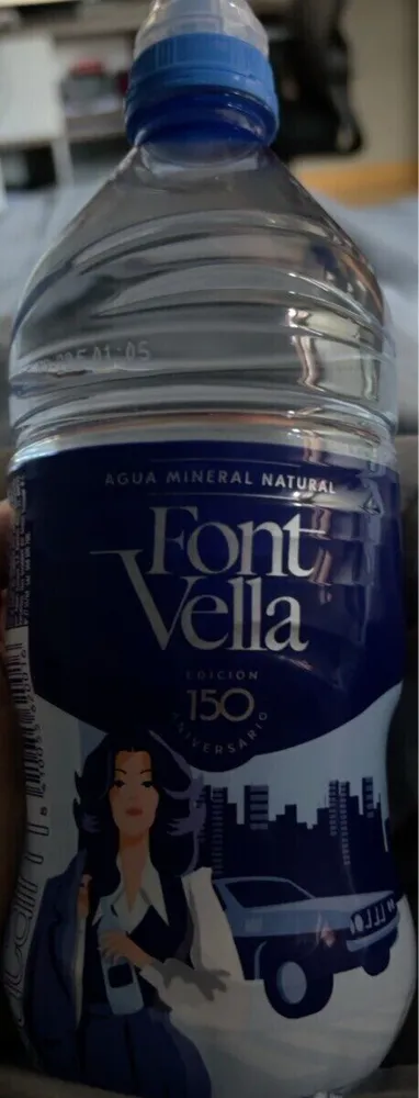 Agua mineral natural