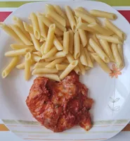 Pollo alla parmigiana con penne
