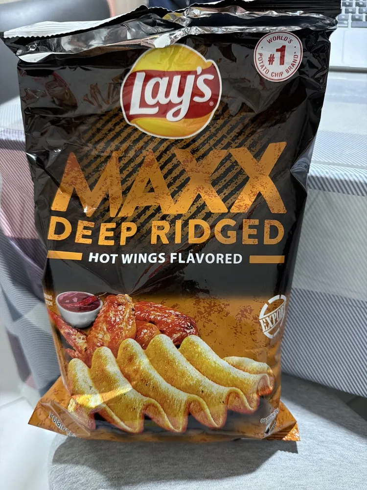Lay’s Maxx Deep Ridged Hot Wings Flavoured
