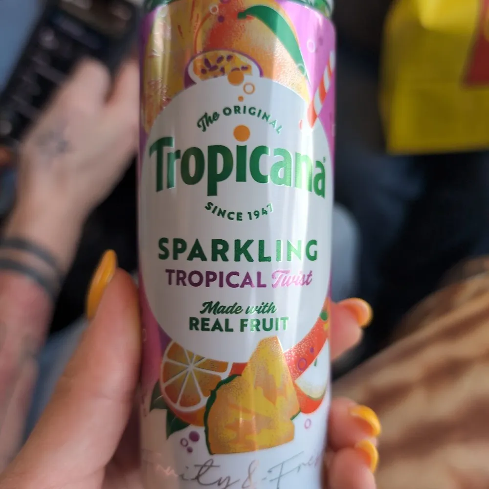 Sparkling Tropical Twist