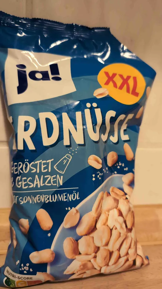 Erdnüsse geröstet und gesalzen