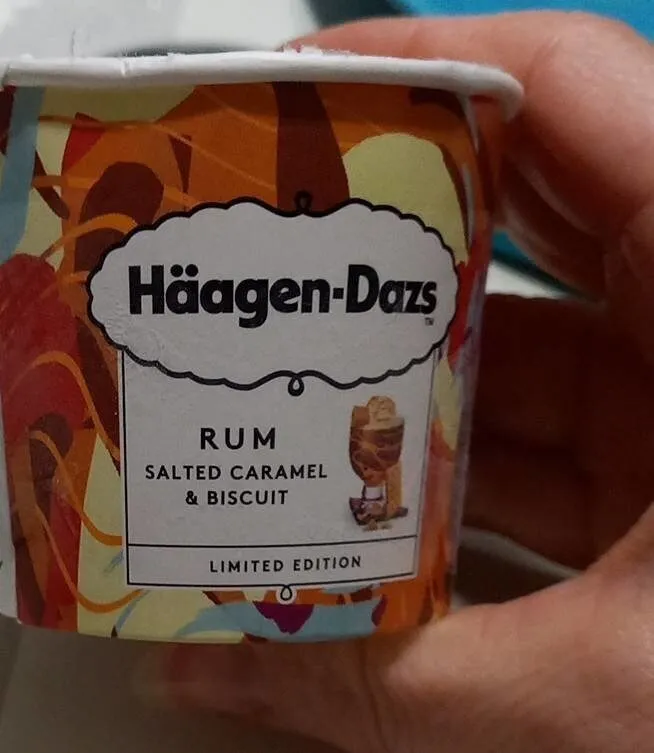 Rum, salted caramel & biscuit
