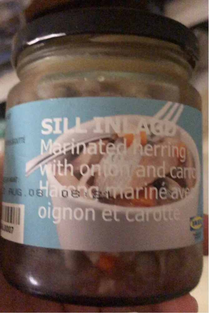 Hareng marine avec oignon et carotte