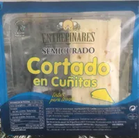 Queso semicurado en cuñas