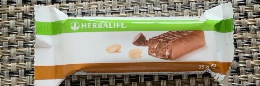 Barretta proteica arachidi e cacao arricchita con vitamine