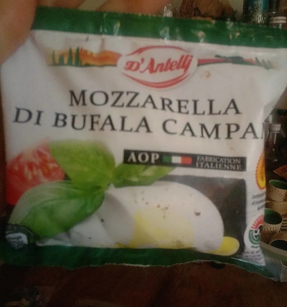 Mozzarella Di bufala Campana