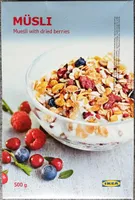 Muesli with dried berries