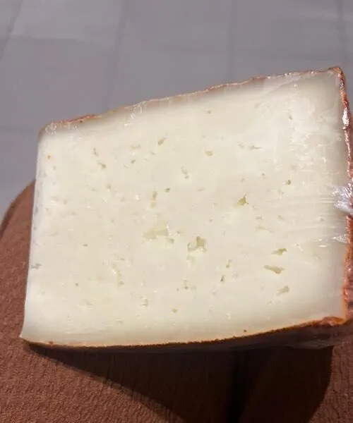 Queso semipimenton