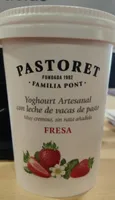 Yogurt artesanal con leche de vaca de pasto