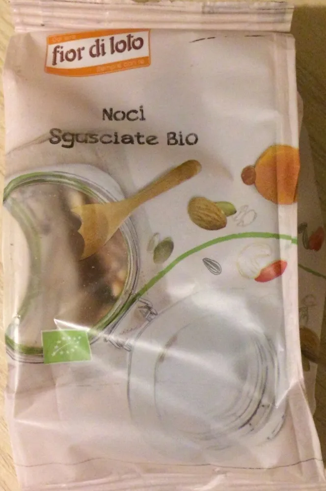 Noci sgusciate biologiche