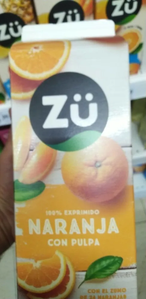 Zu naranja con pulpa