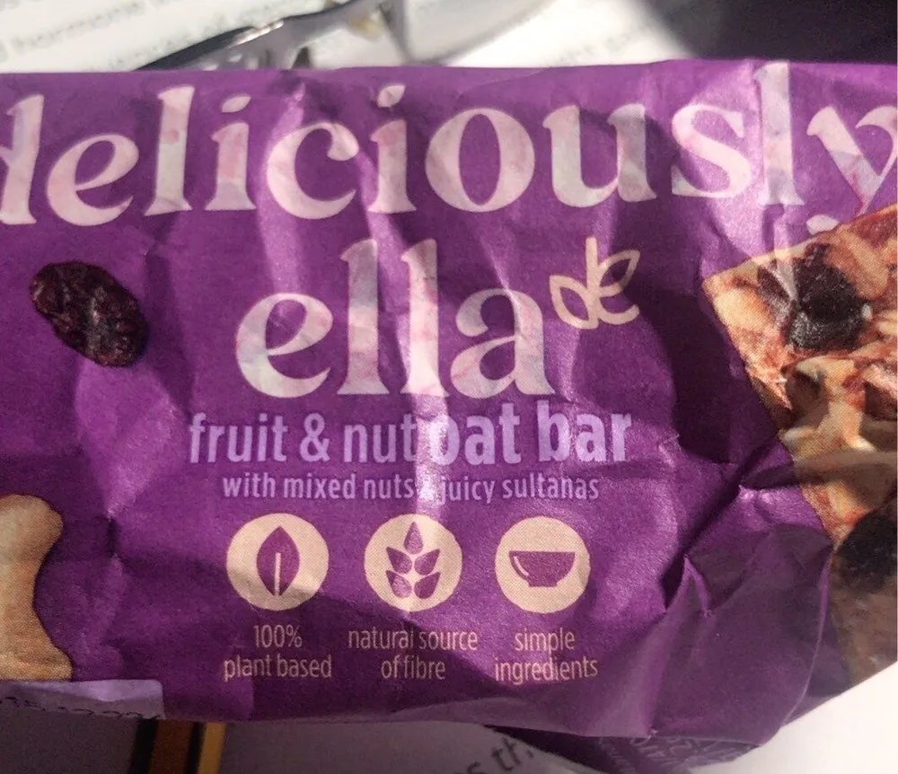 Fruit & nut oat bar