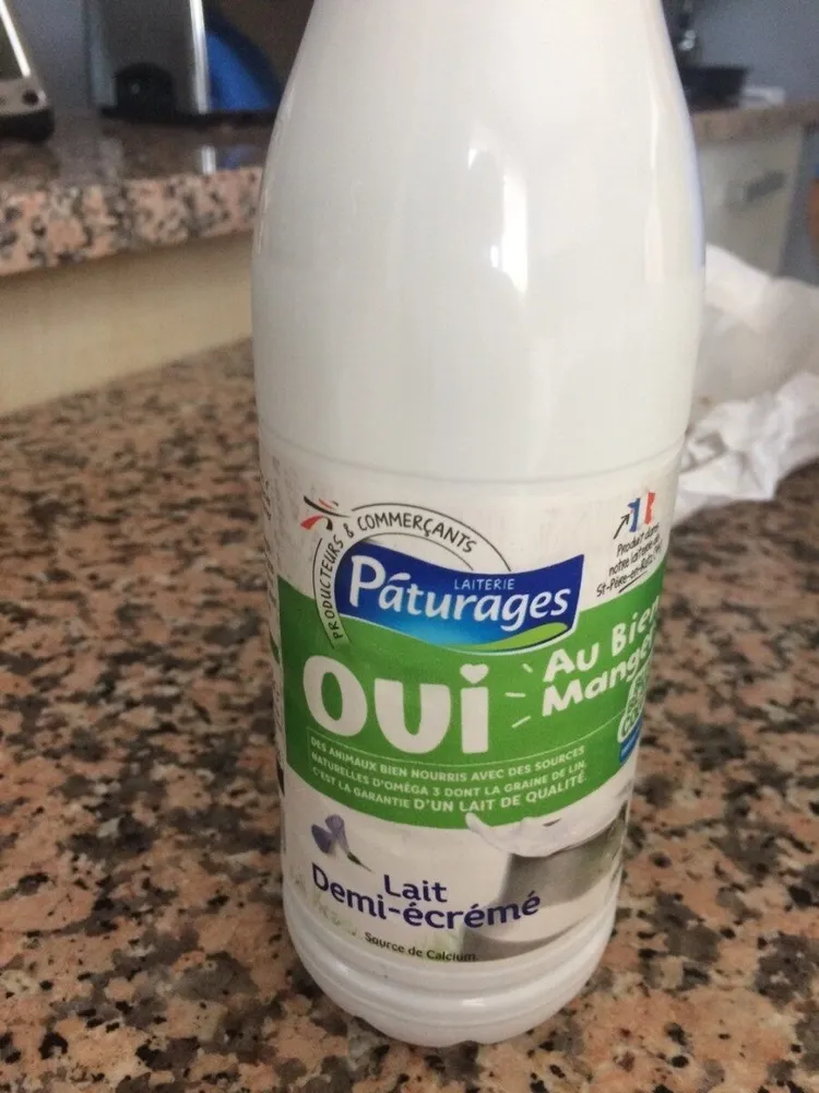 Lait demi ecreme bleu blanc coeur