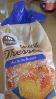 Brioche tressée aux perles de sucre