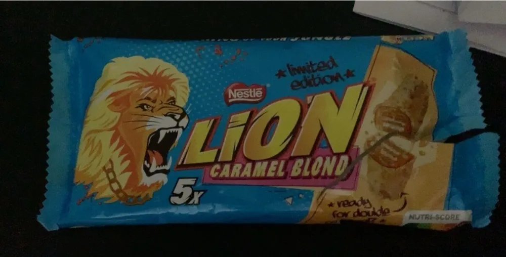 Lion caramel blond