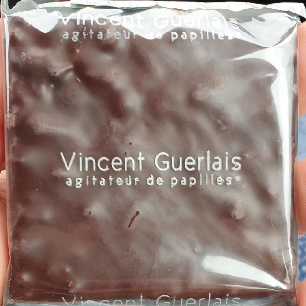 Bouchée praliné craquant enrobage noir