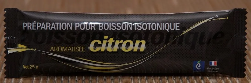 Préparation pour boisson isotonique aromatisée citron